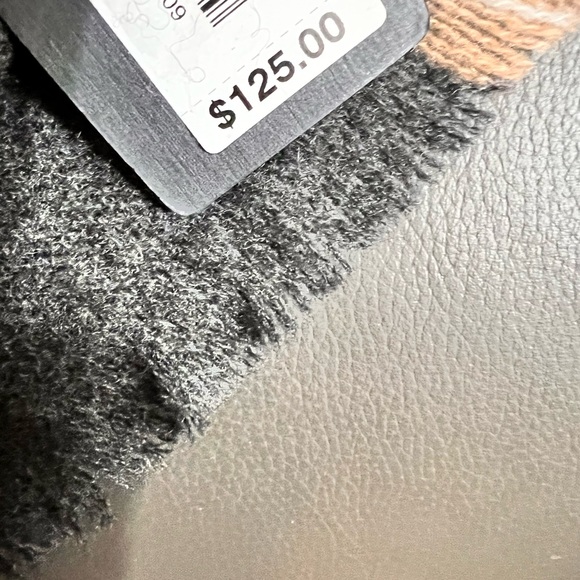 NWT $125 100% Cashmere Scarf by Murano - Picture 3 of 6